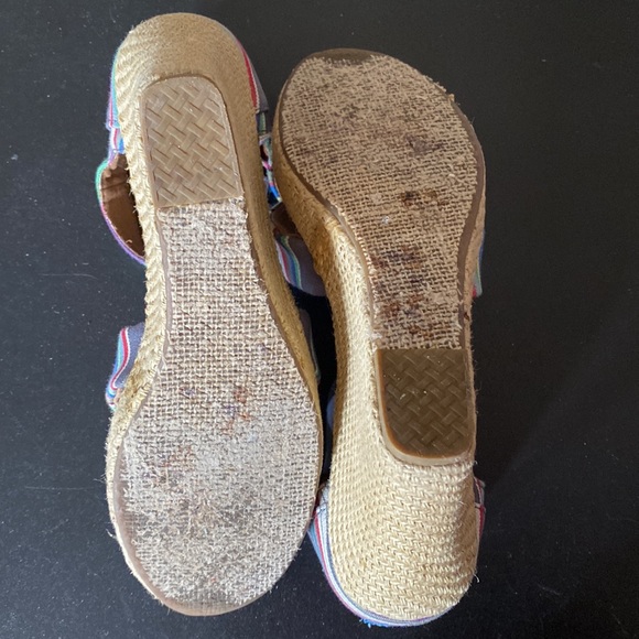 TOMS Strappy Wedge Sandals - Picture 5 of 5